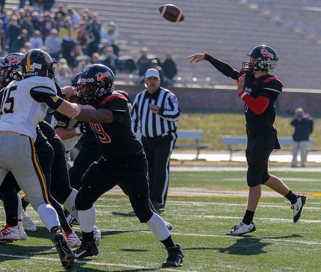 Odessa Quarterback Josey Meierarend throws the ball to his Tight end-Kade Kehl